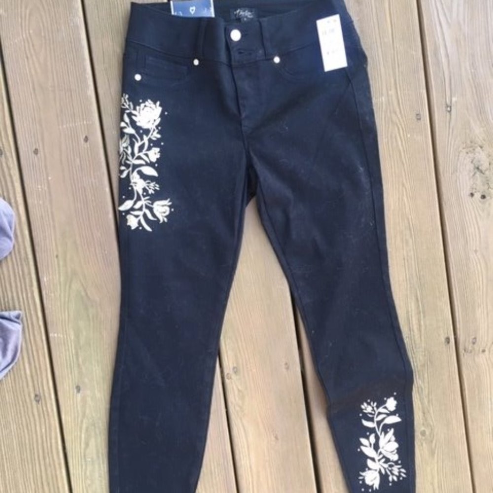 Thalia Black Jeans with Yellow Floral Embroidery